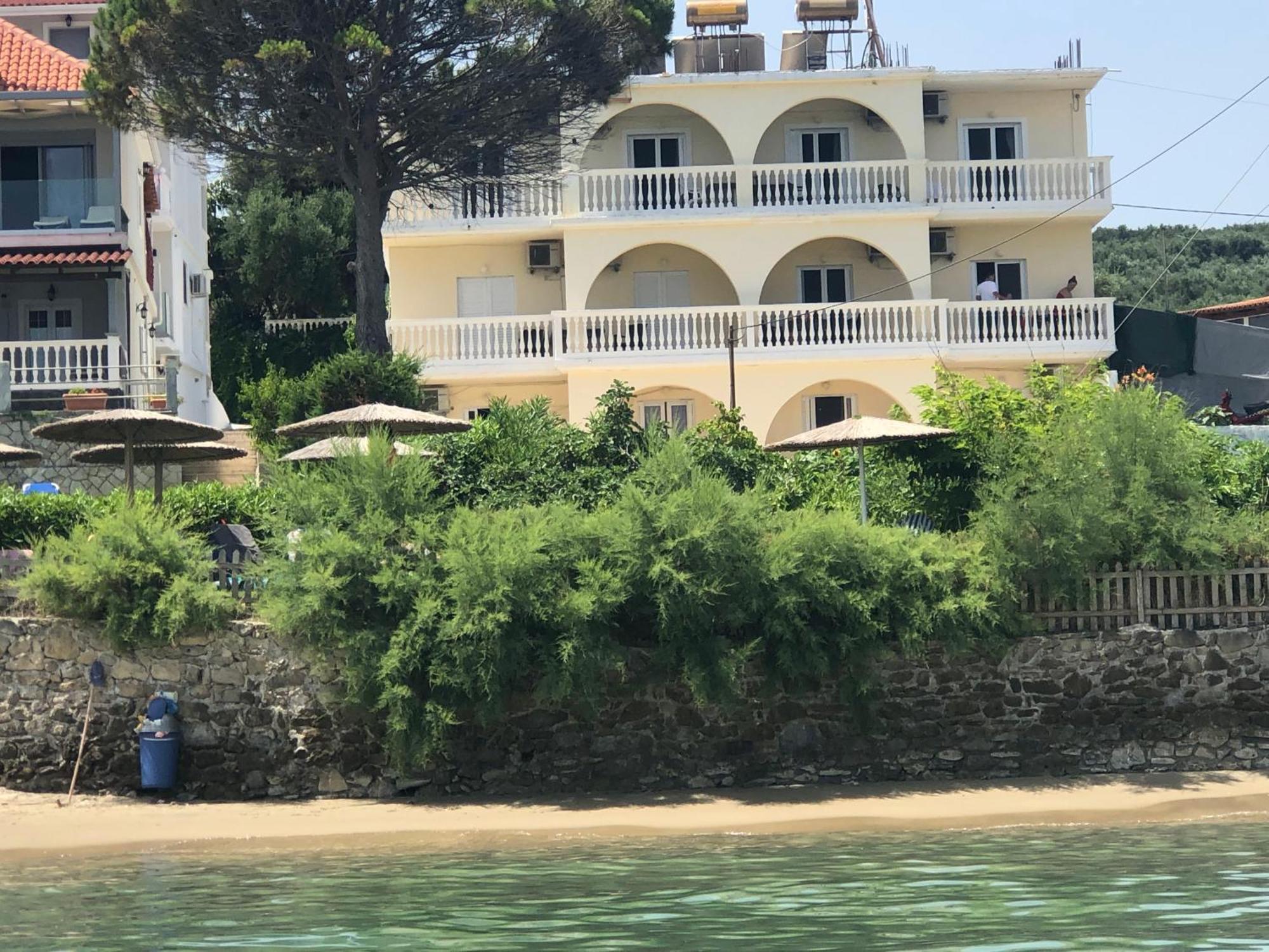 Red Sun Apartments أمودي المظهر الخارجي الصورة